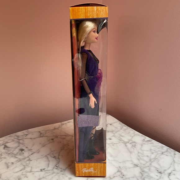 Halloween Wishes Barbie - Picture 6 of 6